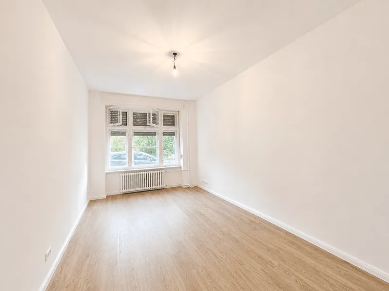 Erstbezug nach Sanierung: 4-Zimmer Erdgeschoss Wohnung in Berlin Neukölln — photo 1